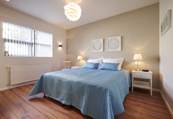 Apartment, 2 Schlafzimmer, Erdgeschoss | 1 Schlafzimmer, Zimmersafe, individuell dekoriert