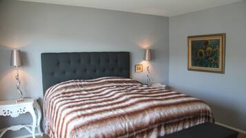 1 bedroom, premium bedding, minibar, in-room safe