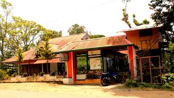 Romantisches Baumhaus, 1 Schlafzimmer, Balkon, Seeblick | Aussenbereich
