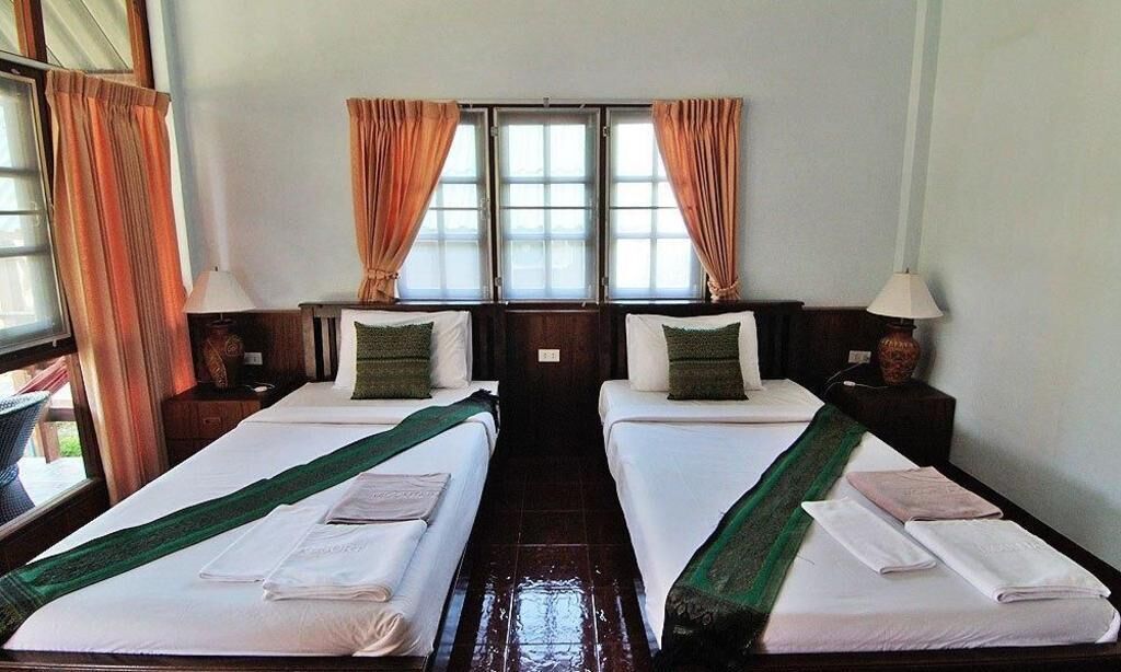 Caja de seguridad en la habitación y decoración personalizada 