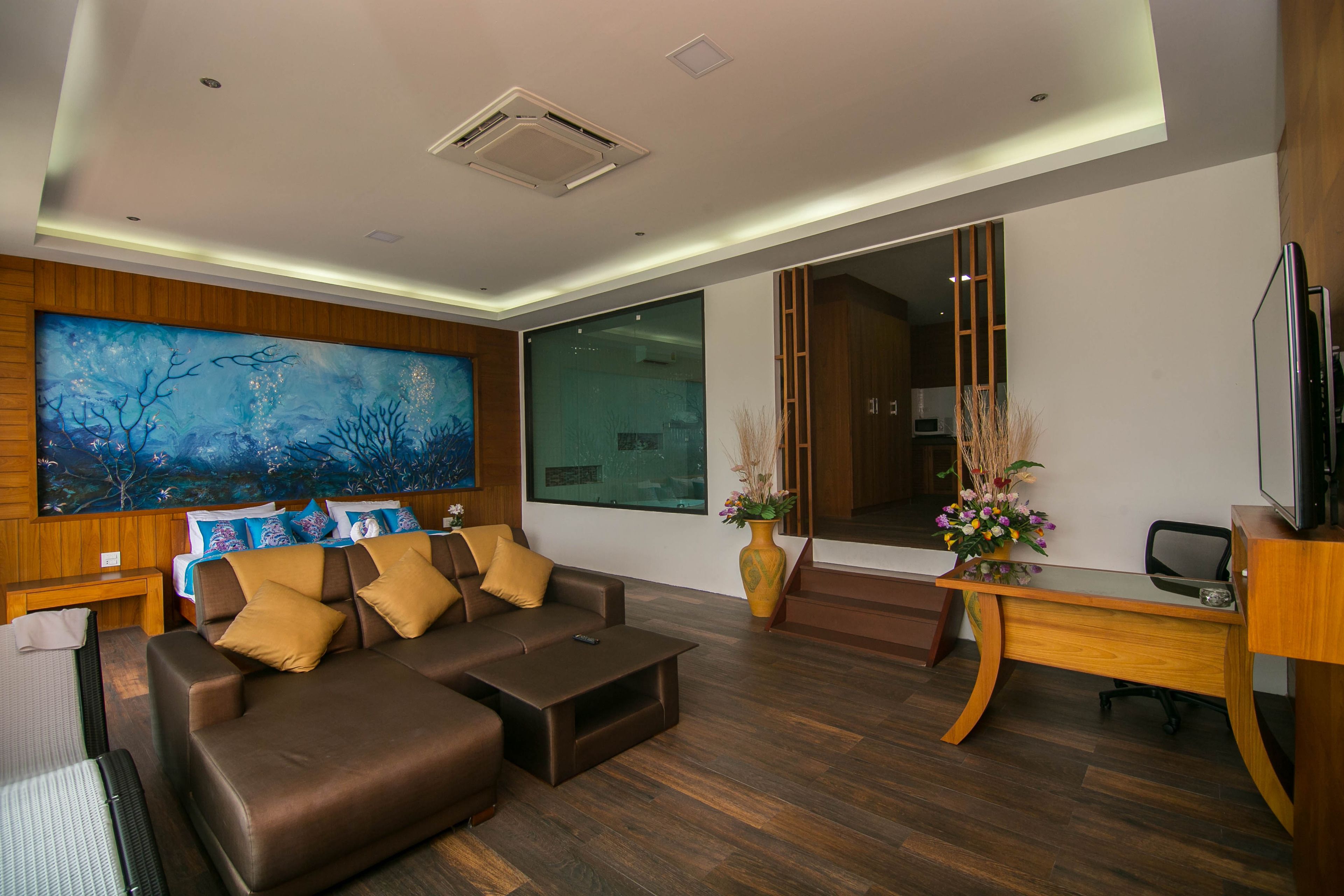 honeymoon jacuzzi  | living room | 32-inch lcd tv with cable channels, tv