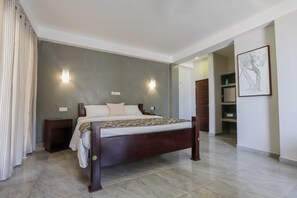 Deluxe Double Corner Room, Sea View | Sábanas de algodón egipcio y ropa de cama de alta calidad