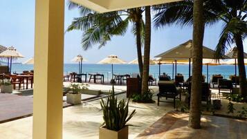 Panoramic Corner Ground Double Room | Terrace/patio