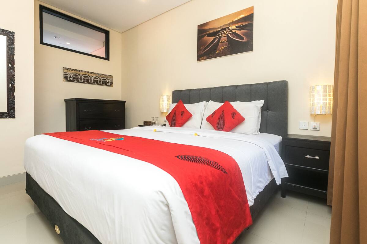 Deluxe Room | Desk, soundproofing, WiFi (free), bed sheets