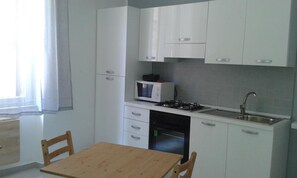 Café da manhã completo todos os dias (EUR 5 por pessoa) 