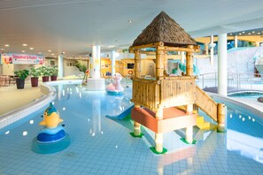 6 indoor pools, outdoor pool, sun loungers - Holiday Club Turun Caribia (Turku)