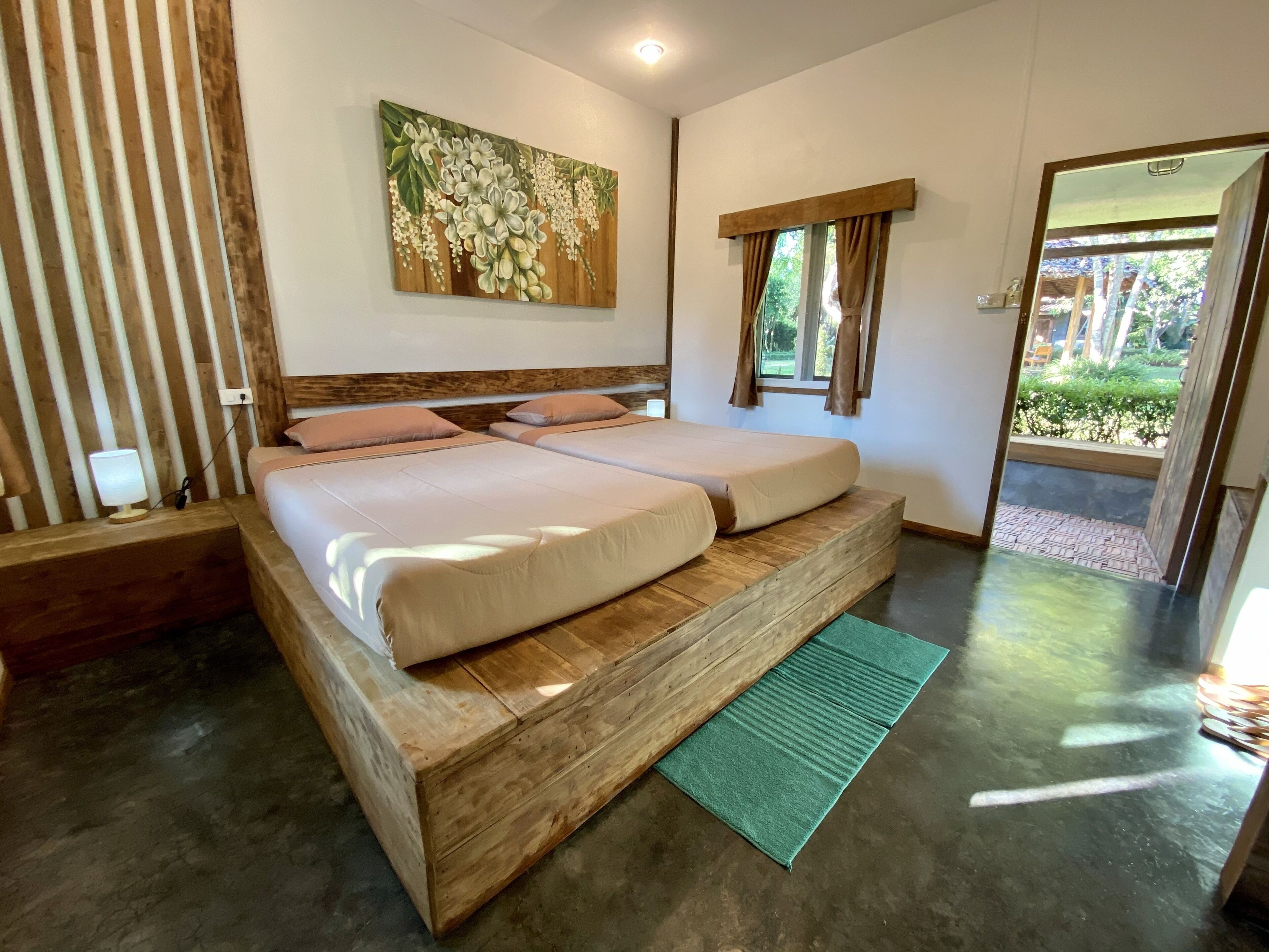 deluxe twin room | in-room safe, desk, blackout curtains, free wifi