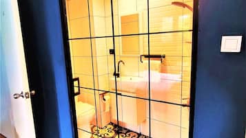 1 bedroom, minibar, desk, soundproofing