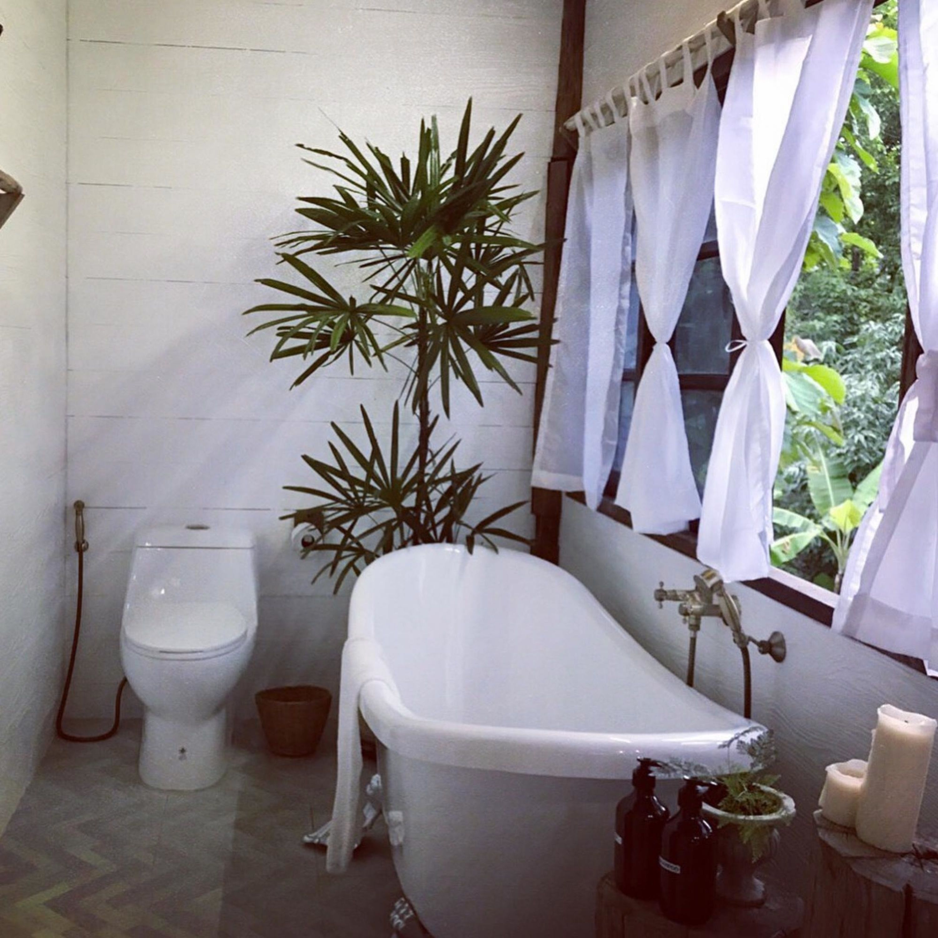 family tree house, 2 bedrooms | in-room safe, blackout curtains, free wifi, bed sheets