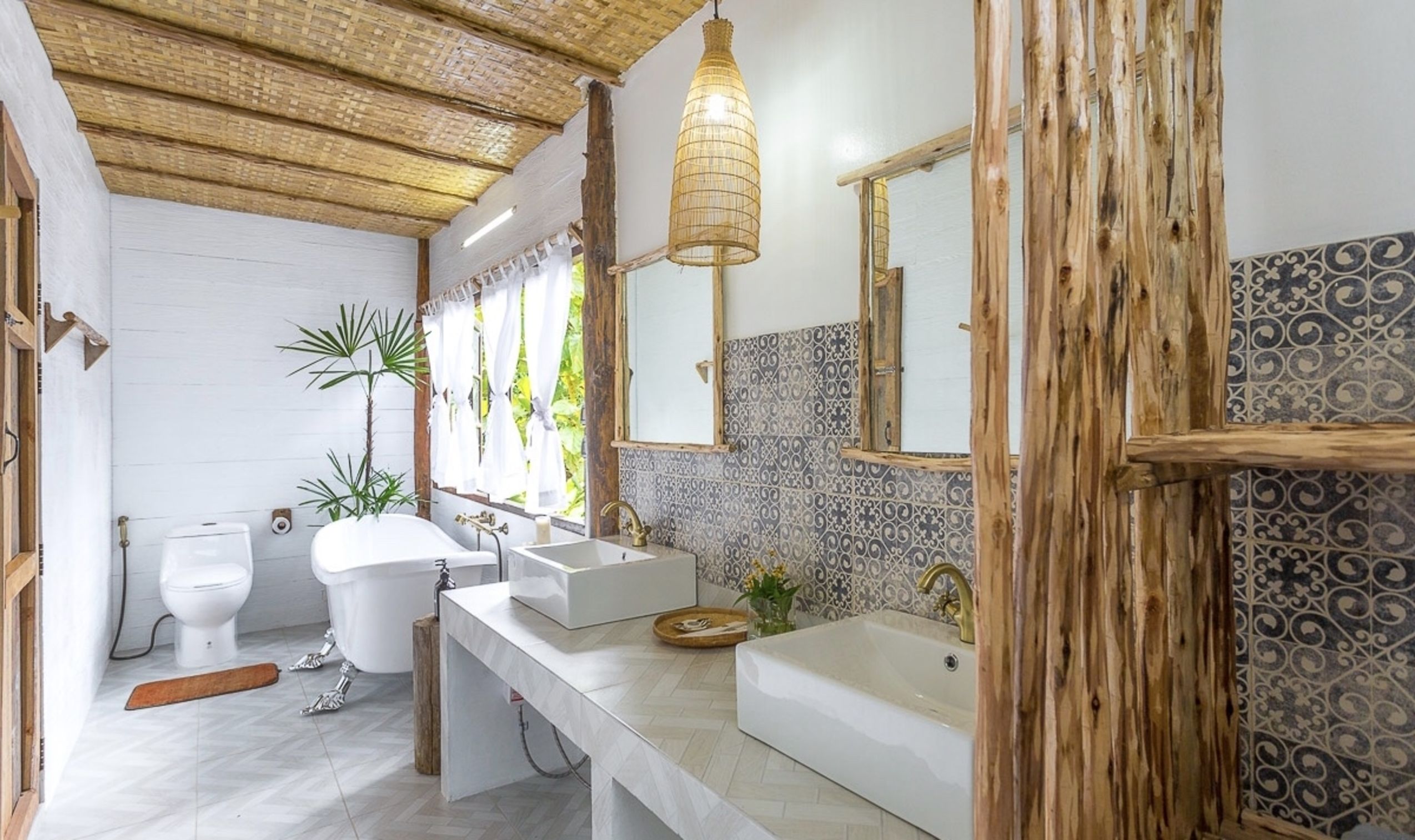 family tree house, 2 bedrooms | in-room safe, blackout curtains, free wifi, bed sheets