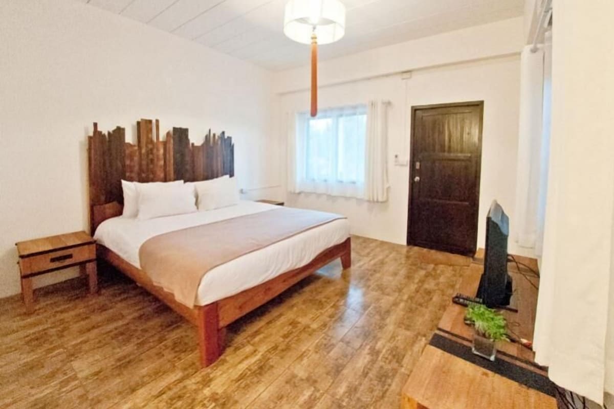 In-room safe, blackout drapes, WiFi (free), bed sheets