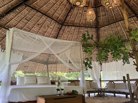 Family Tree House, 2 Bedrooms. House of Love at Pai