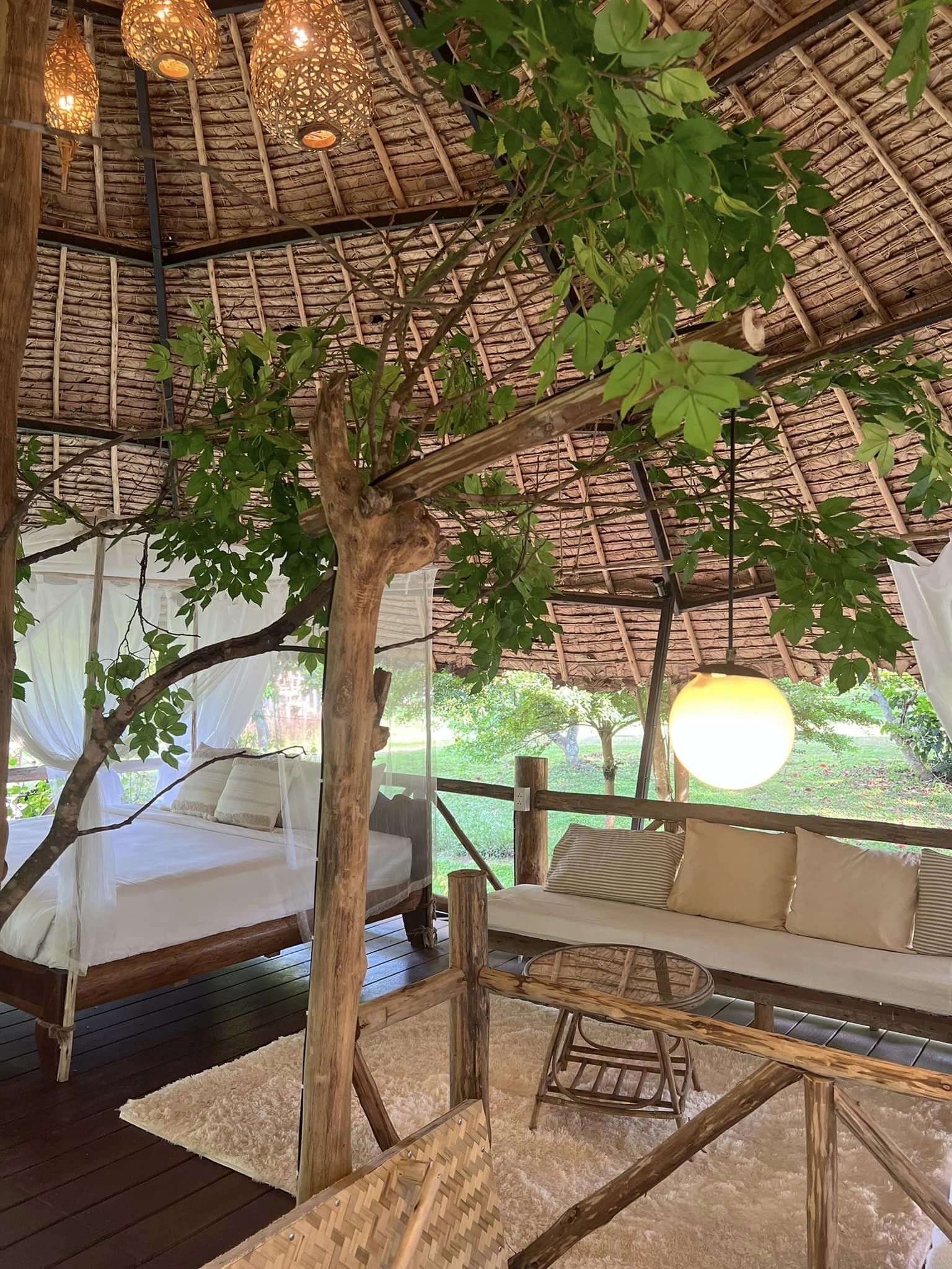 family tree house, 2 bedrooms | in-room safe, blackout curtains, free wifi, bed sheets