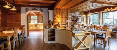 Daily buffet breakfast (EUR 19.5 per person)