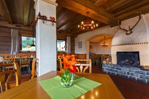Fireplace - Landhotel & Berggasthof Panorama (Garmisch-Partenkirchen)