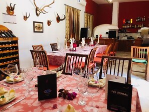 Breakfast, lunch, dinner served; local cuisine 