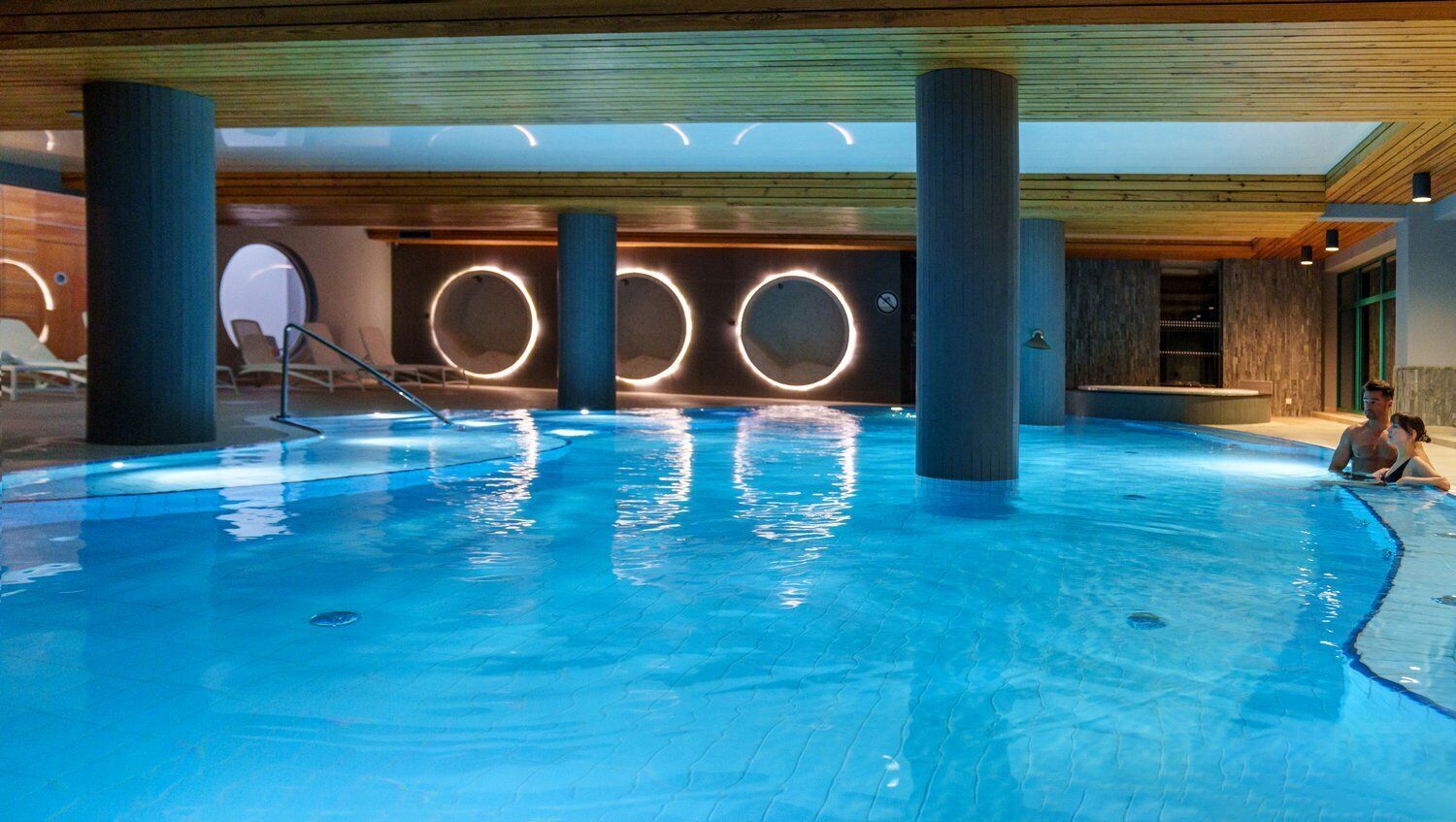 indoor pool, pool loungers