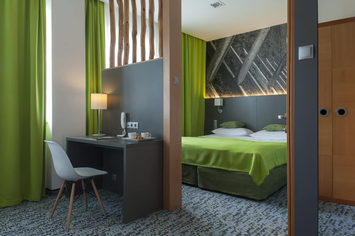 Kamar Double Comfort | Brankas, meja kerja, setrika/meja setrika, dan Wi-Fi gratis