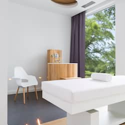 Couples treatment room(s), sauna, hot tub, body treatments, hydrotherapy