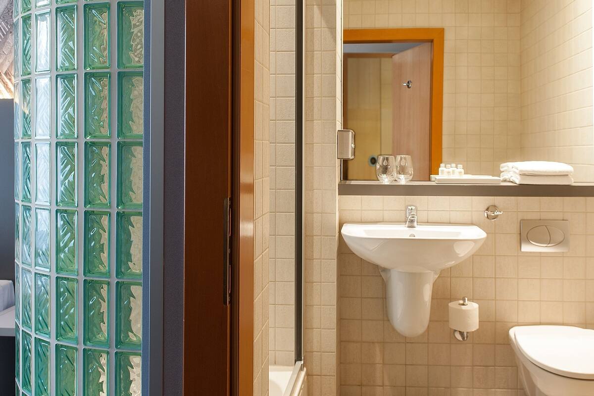 shower, free toiletries, hair dryer, bathrobes