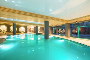 Indoor pool, pool loungers