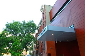 Exterior - Edge Hotel (New York)