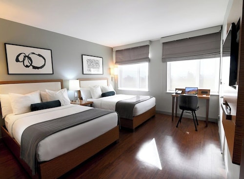 Edge Hotel