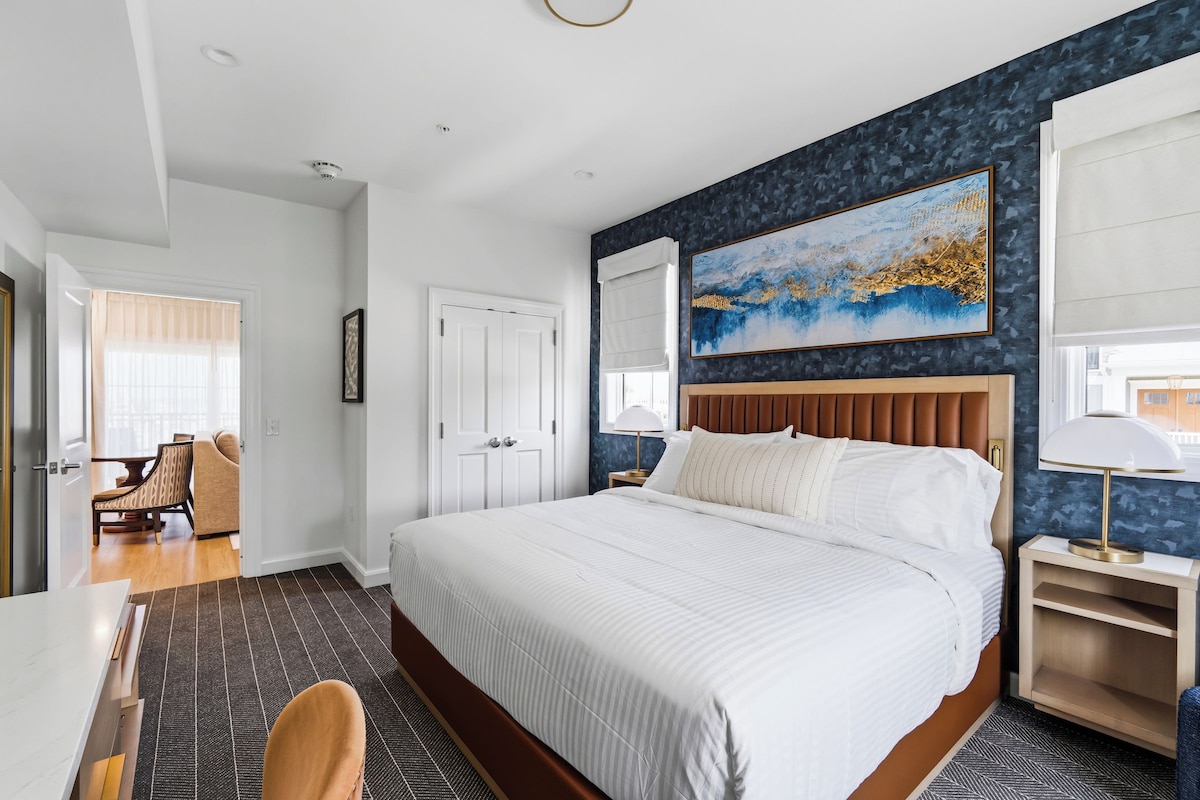 Wilson's Cove Mariner Suite | Frette Italian sheets, premium bedding, down comforters, pillowtop beds