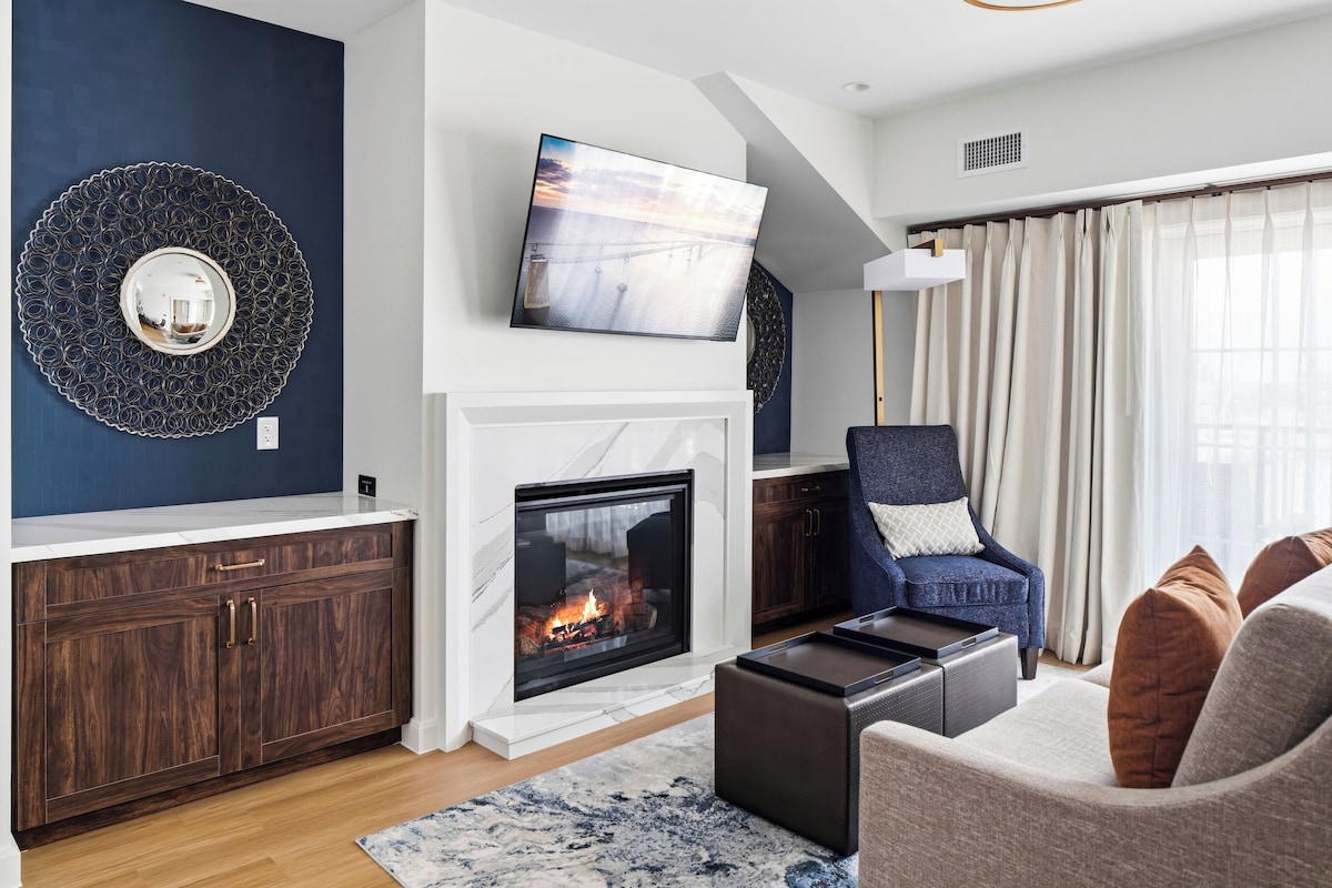 Wilson's Cove Harbor Suite | Frette Italian sheets, premium bedding, down comforters, pillowtop beds