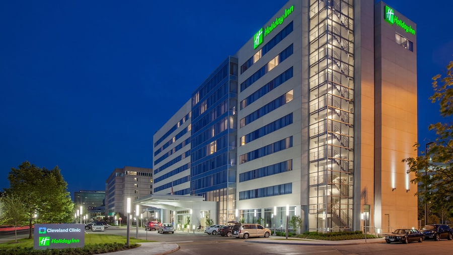 Holiday Inn Cleveland Clinic by IHG
