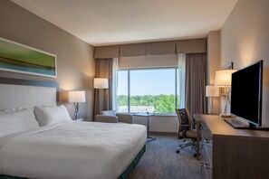 1 bedroom, in-room safe, desk, laptop workspace - Holiday Inn Cleveland Clinic by IHG (Cleveland)