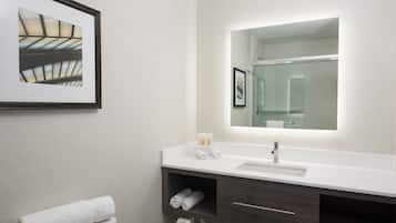 1 bedroom, in-room safe, desk, laptop workspace