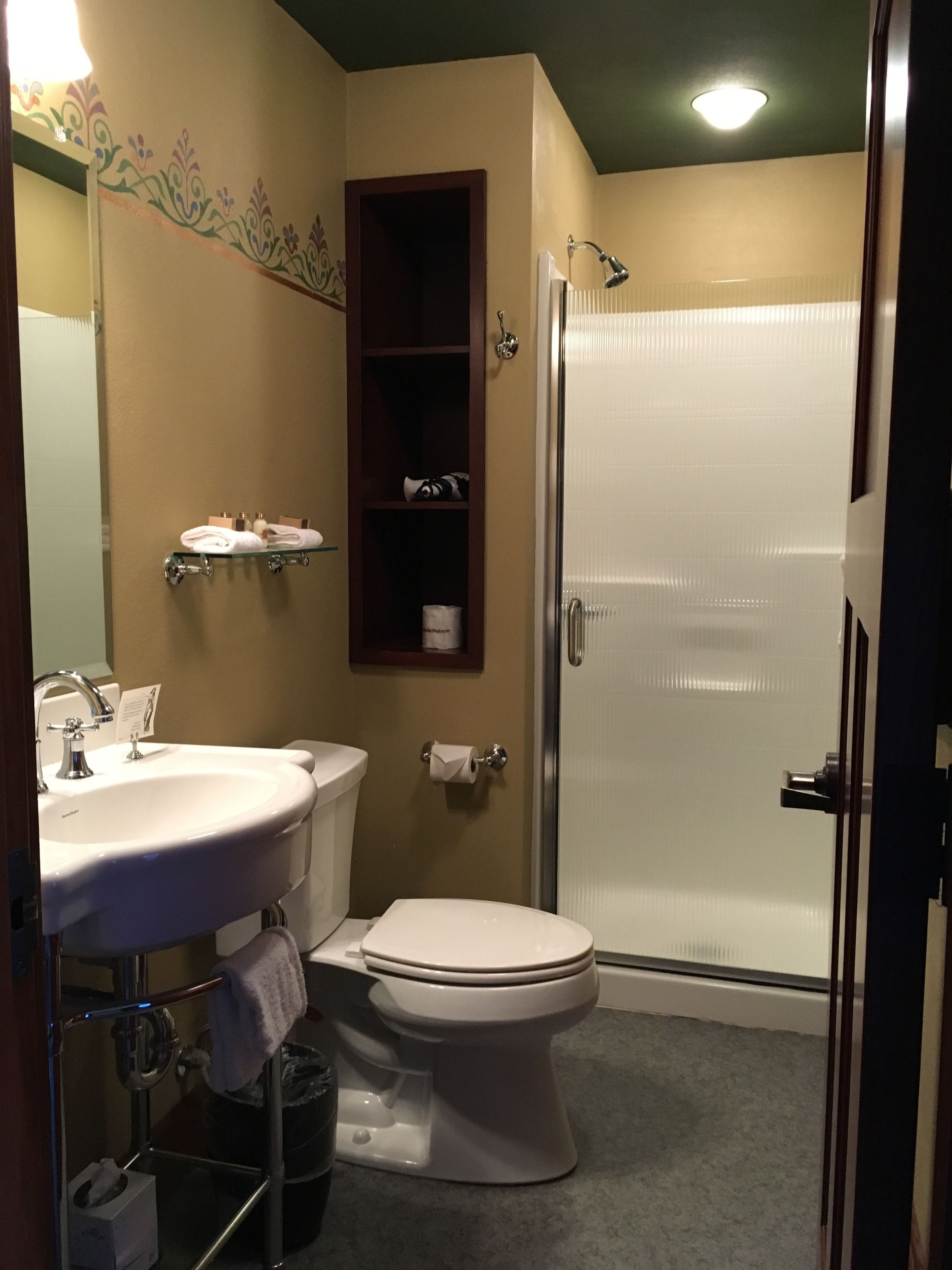 room, 1 king bed (english wing) | bathroom | shower, free toiletries, hair dryer, bathrobes