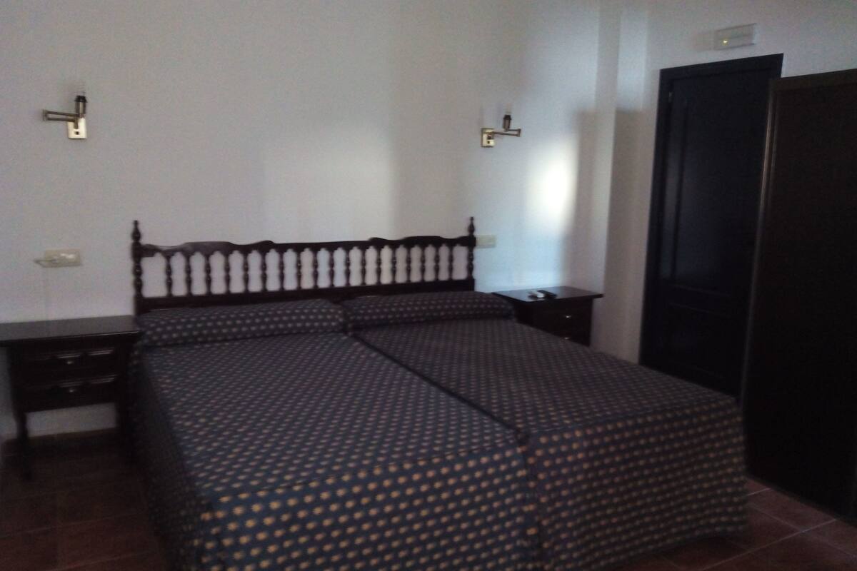 Twin Room | Peti besi dalam bilik, katil lipat simpan/tambahan, Wi-fi percuma
