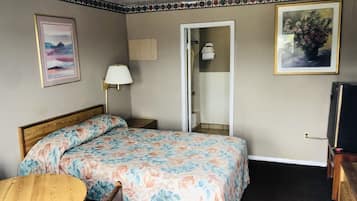 Desk, rollaway beds, bed sheets