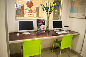 ฝ่ายต้อนรับ