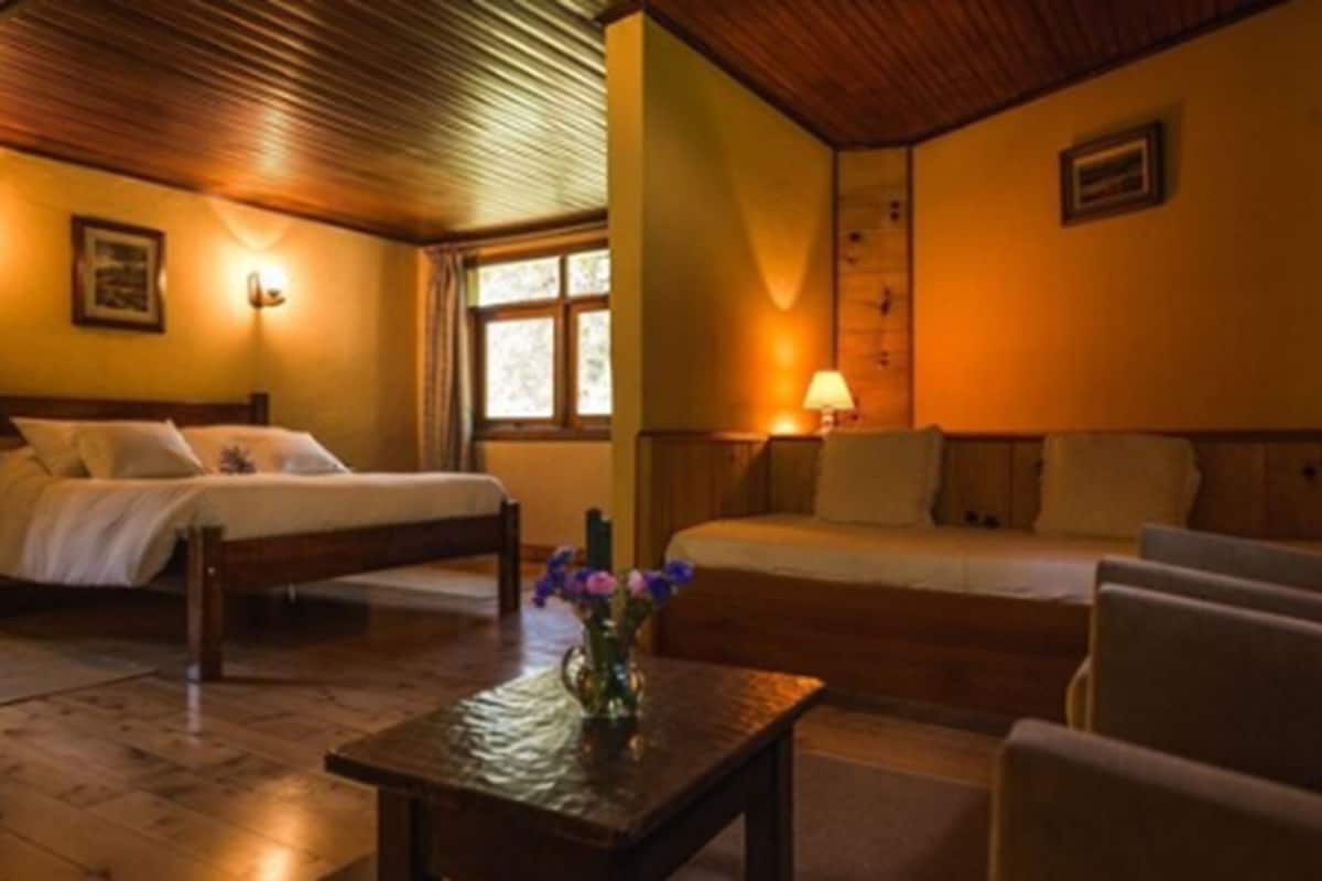 Minibar, cortinas blackout, sistema de insonorización y ropa de cama 
