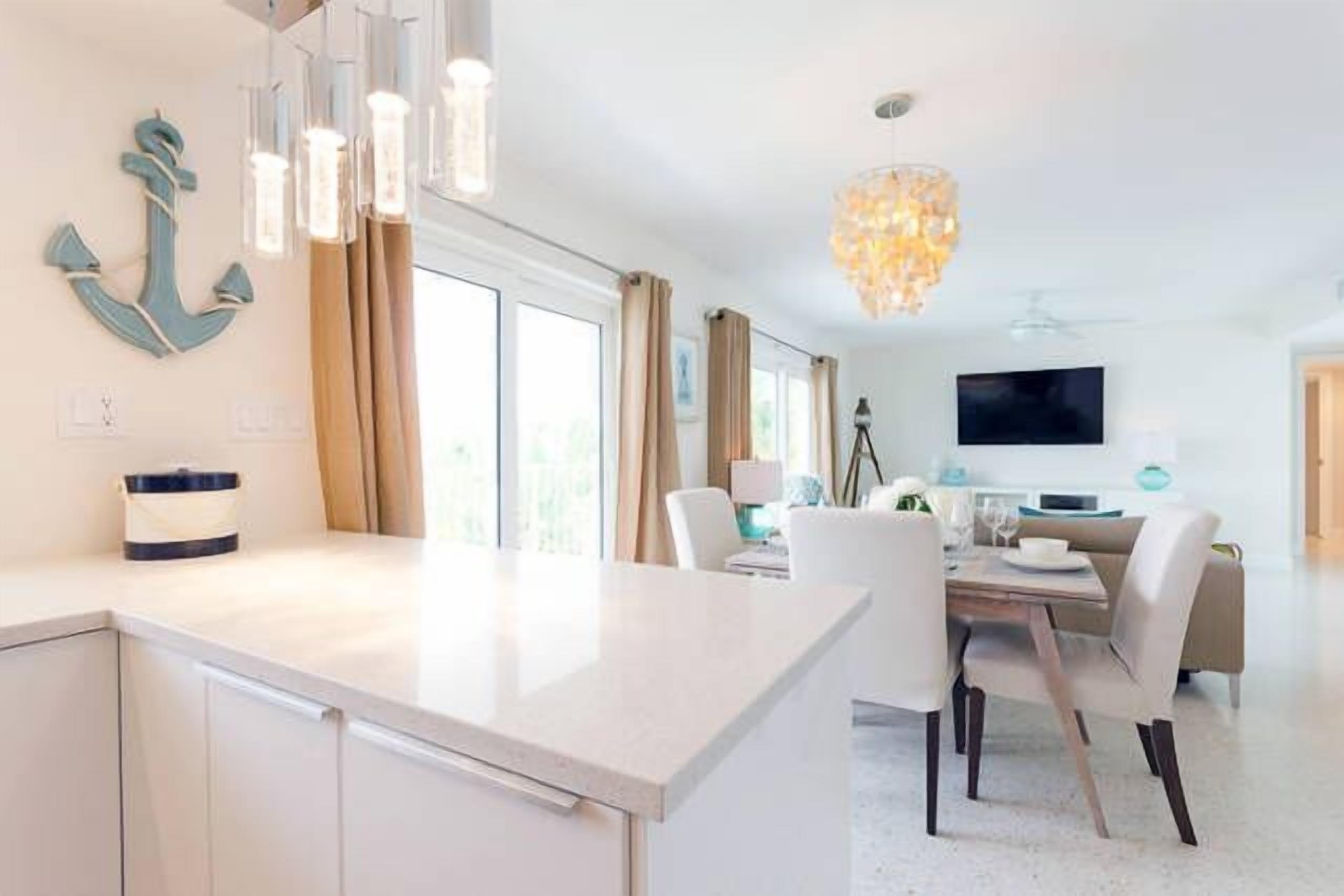 Modern Waterfront Living | Living area | Flat-screen TV