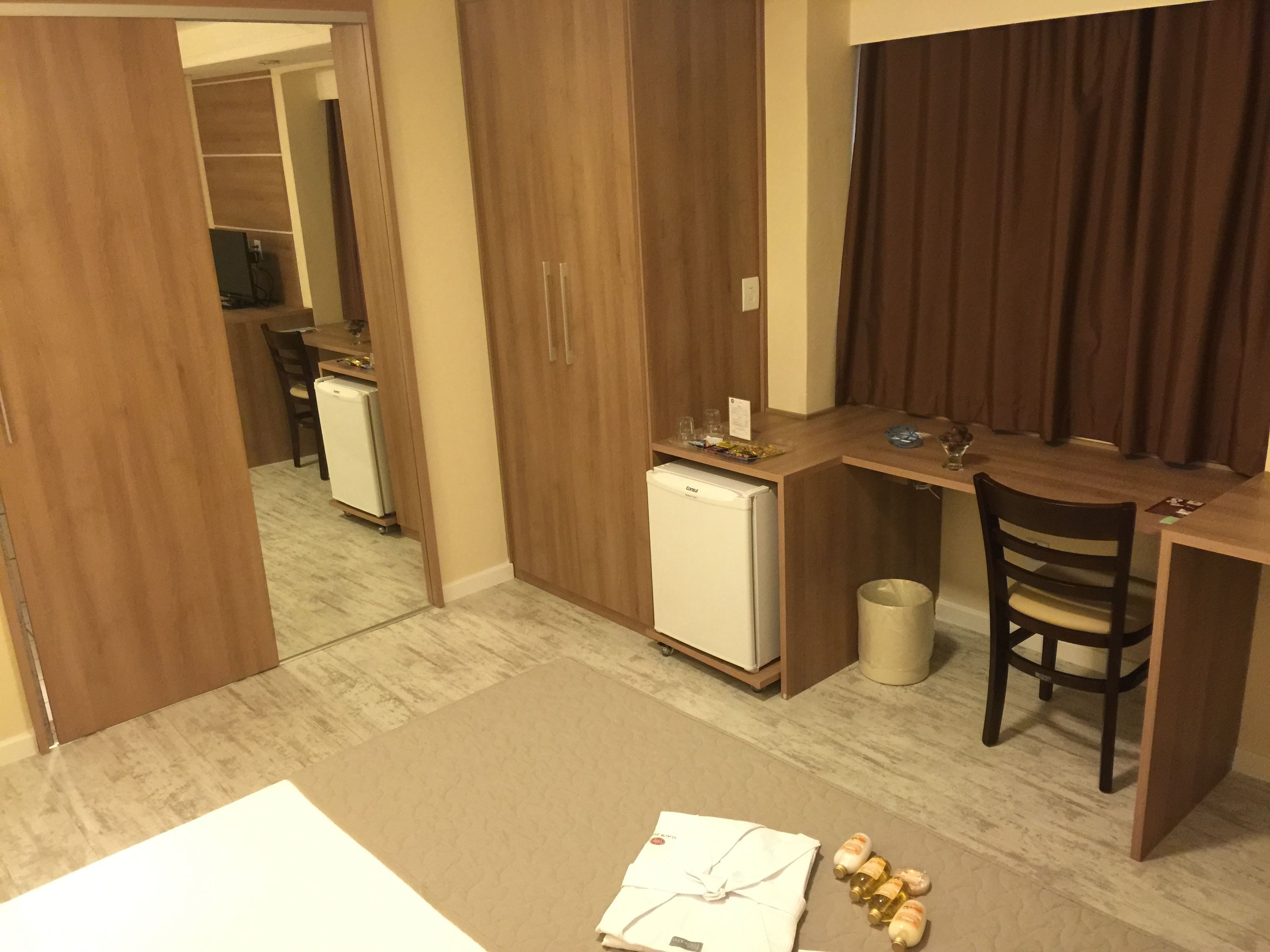 superior double room | minibar, in-room safe, desk, rollaway beds