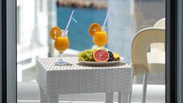 Twin Room, City View | Premium bedding, Select Comfort beds, in-room safe, desk