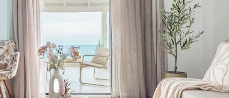 Superior Suite,Terrace, Sea View | 高級寢具、Select Comfort 床墊、房內夾萬、書桌