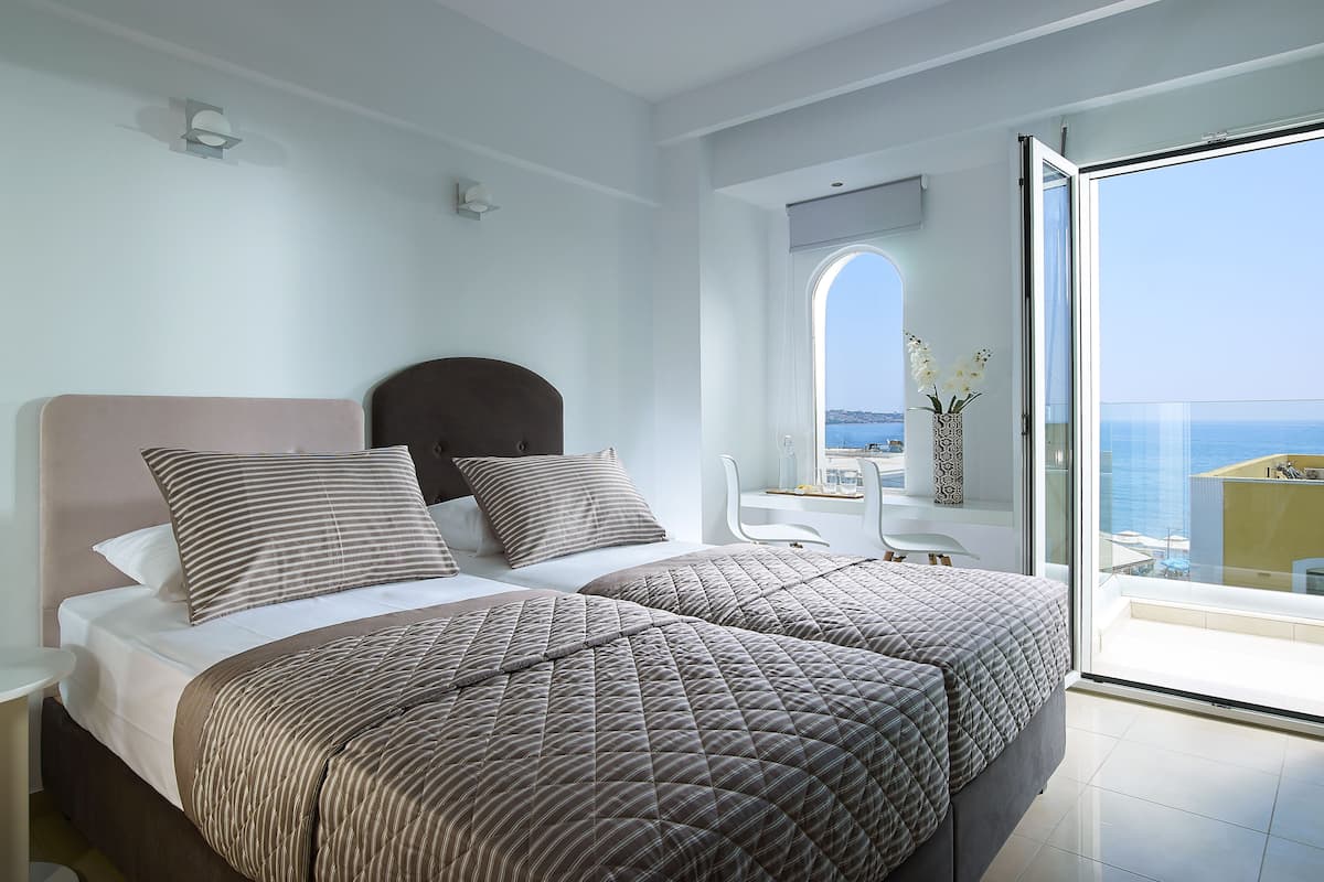 Zweibettzimmer, Stadtblick | Hochwertige Bettwaren, Select-Comfort-Betten, Zimmersafe, Schreibtisch