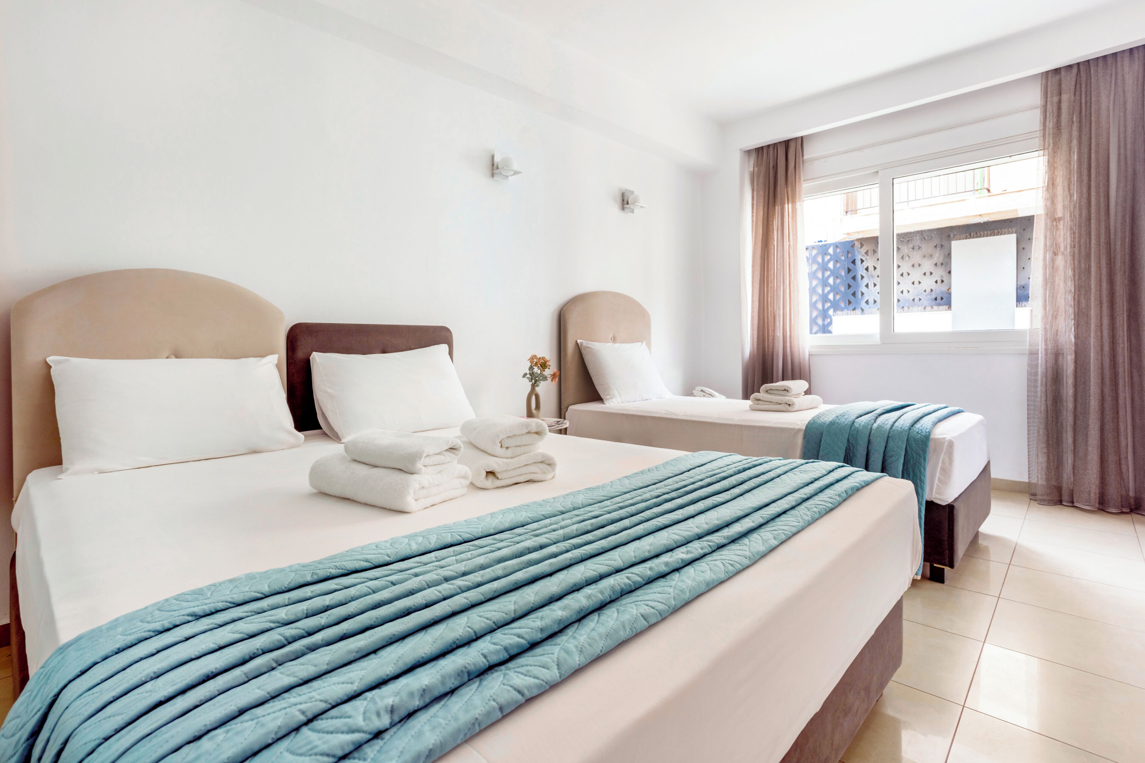 Economy, Triple Room | Premium bedding, Select Comfort beds, in-room safe, desk