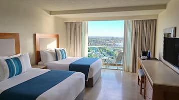 Deluxe Ocean View Double | Free minibar items, in-room safe, desk, blackout curtains