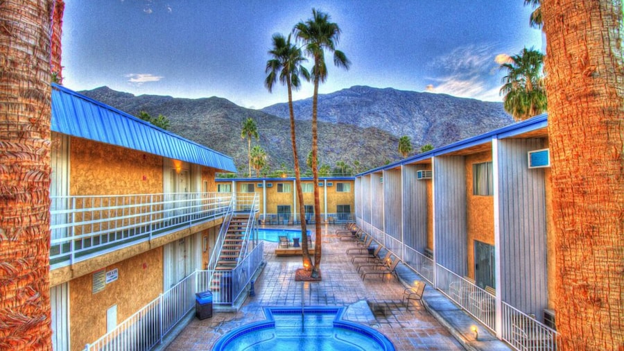 Delos Reyes Palm Springs