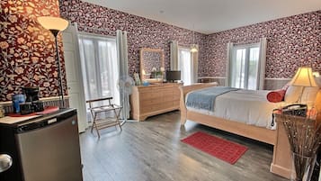 Classic-Zimmer, 1 King-Bett | Schreibtisch, laptopgeeigneter Arbeitsplatz, Verdunkelungsvorhänge