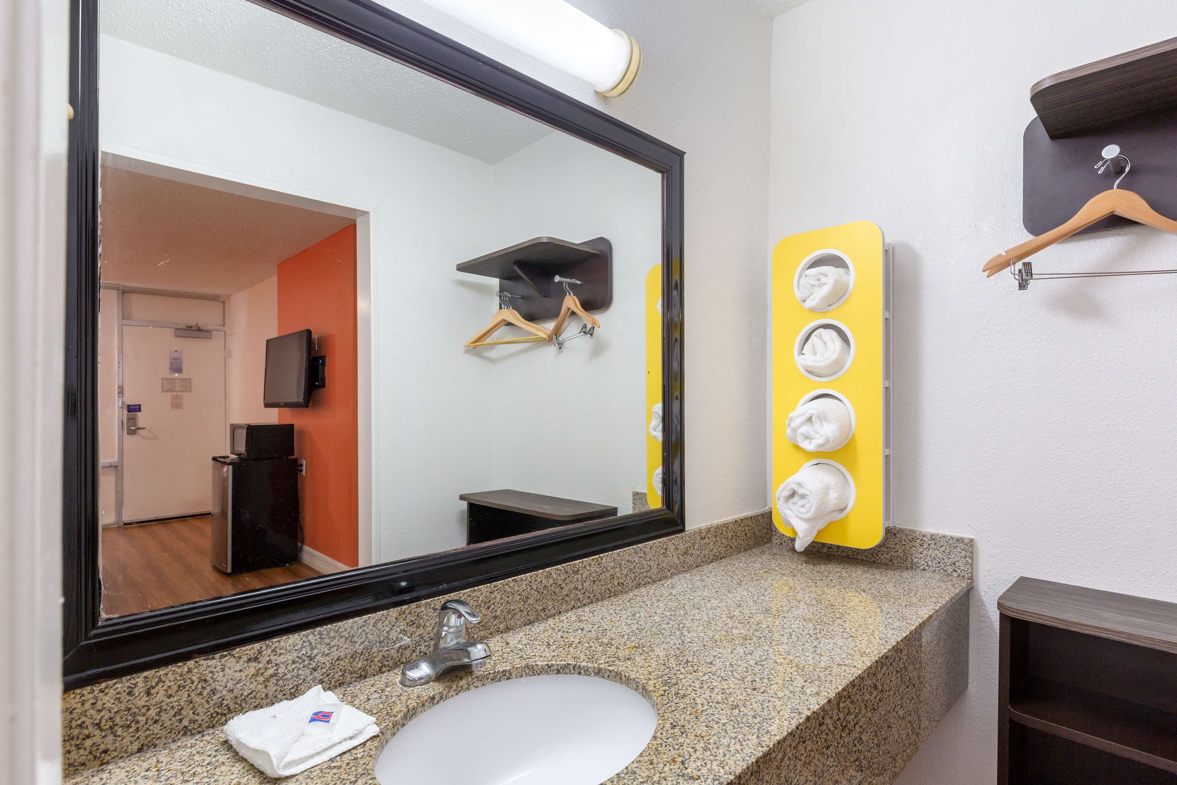Foto - Motel 6 Houston, TX - East