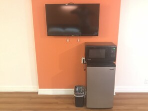 Mini fridge - Motel 6 Houston, TX - East (Houston)