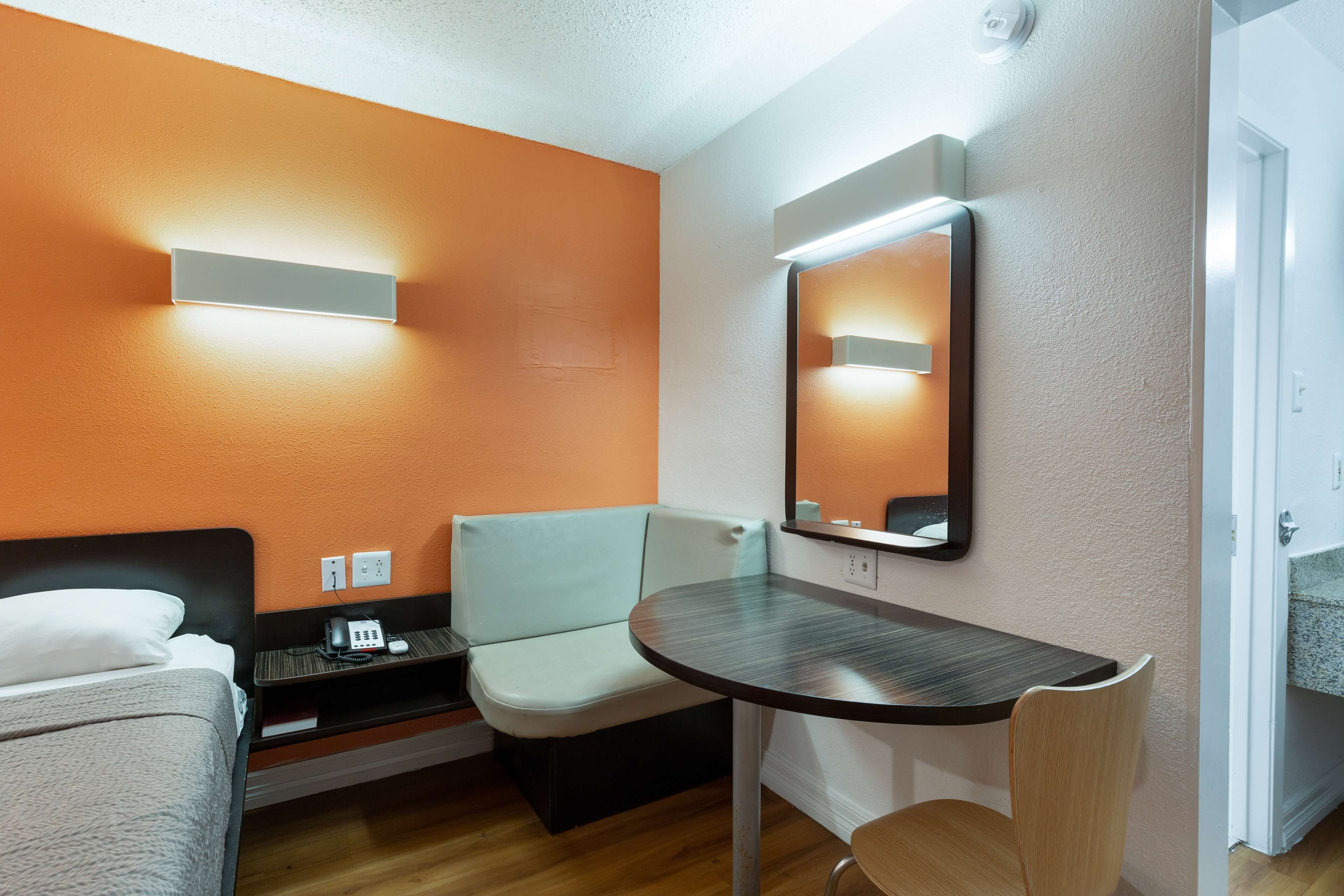 Photo - Motel 6-Houston, TX - East