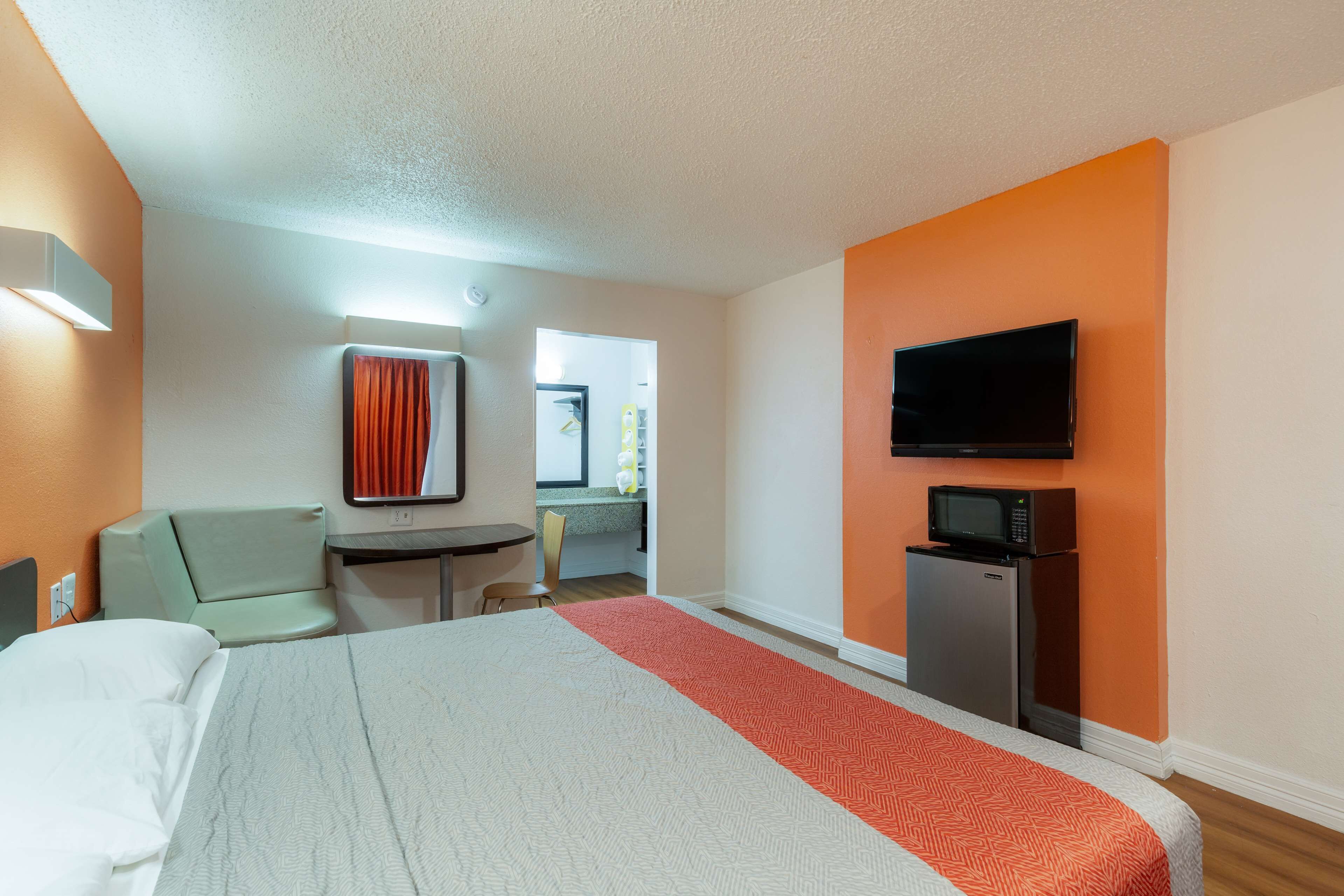 Photo - Motel 6-Houston, TX - East